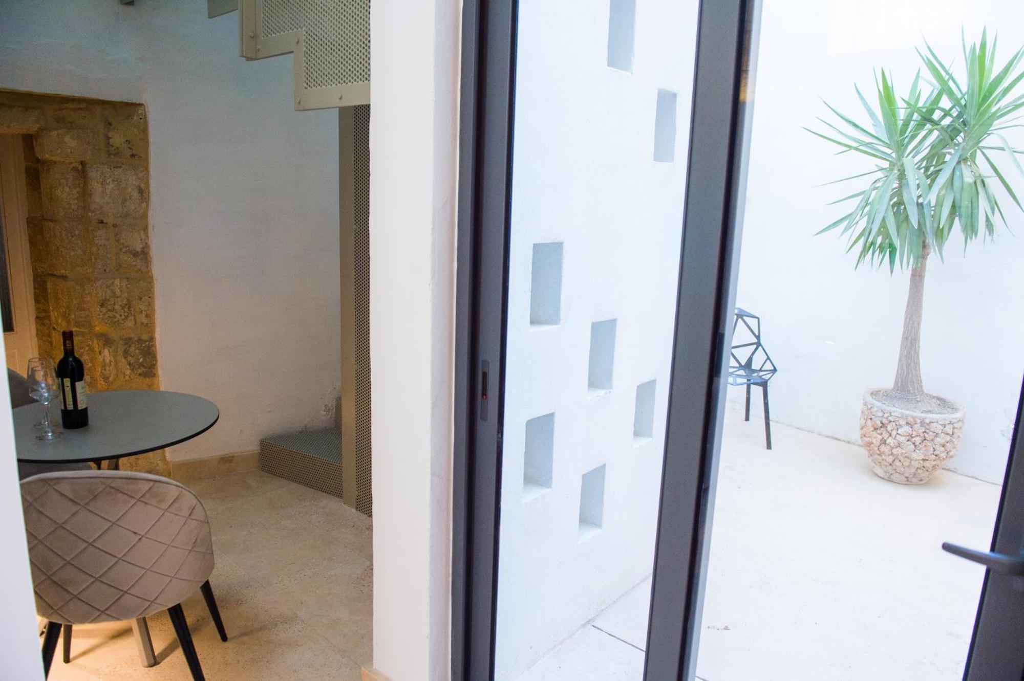 San Anton Suites Аттард Экстерьер фото