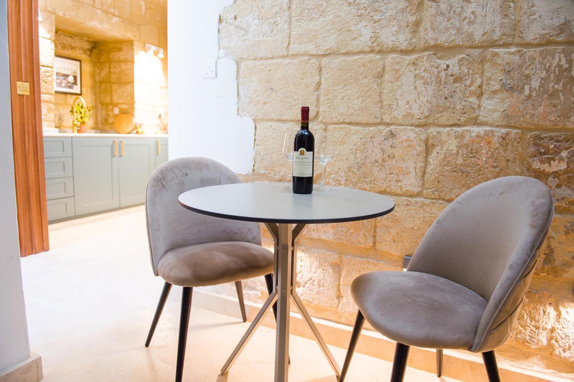 San Anton Suites Аттард Экстерьер фото